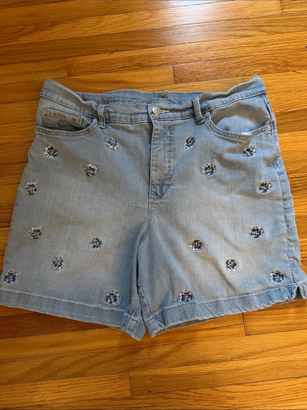 Gloria Vanderbilt Light Blue Embroidered Floral Denim Shorts
